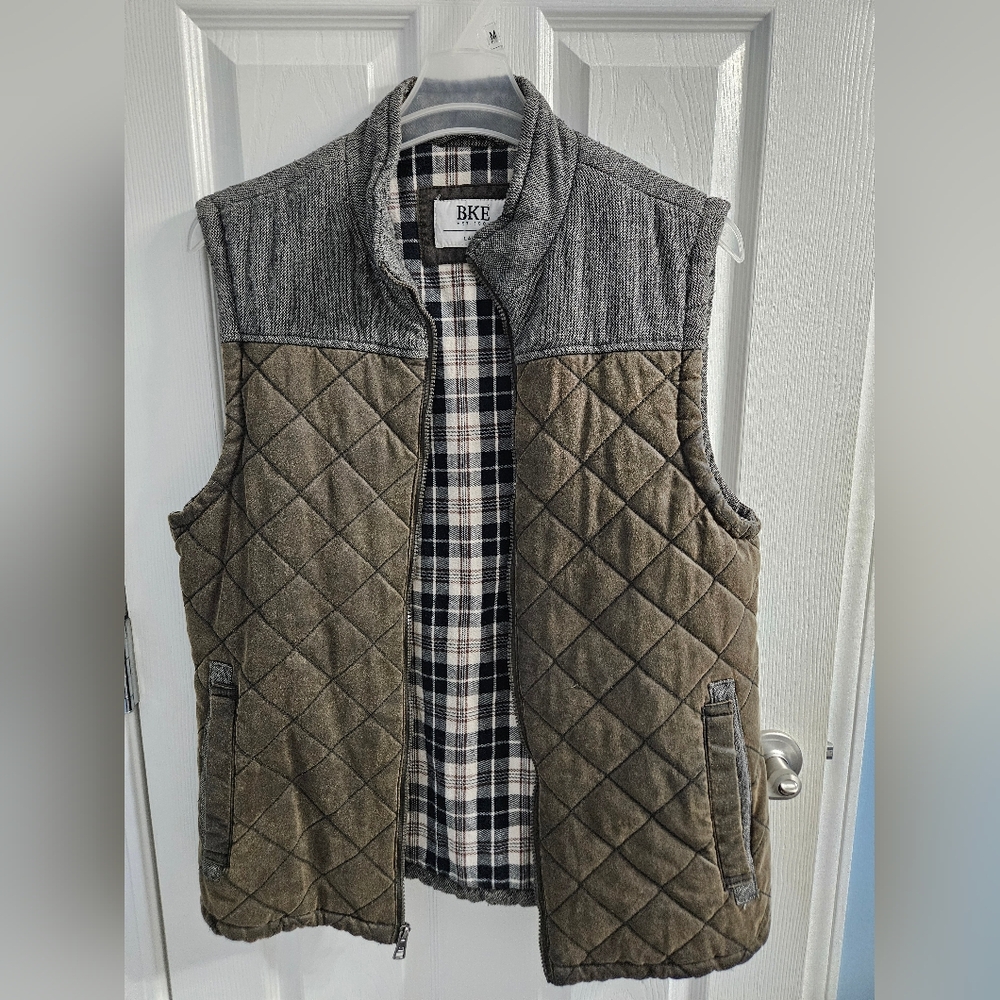 BKE Men's Quilted Vest - Charcoal and Brown